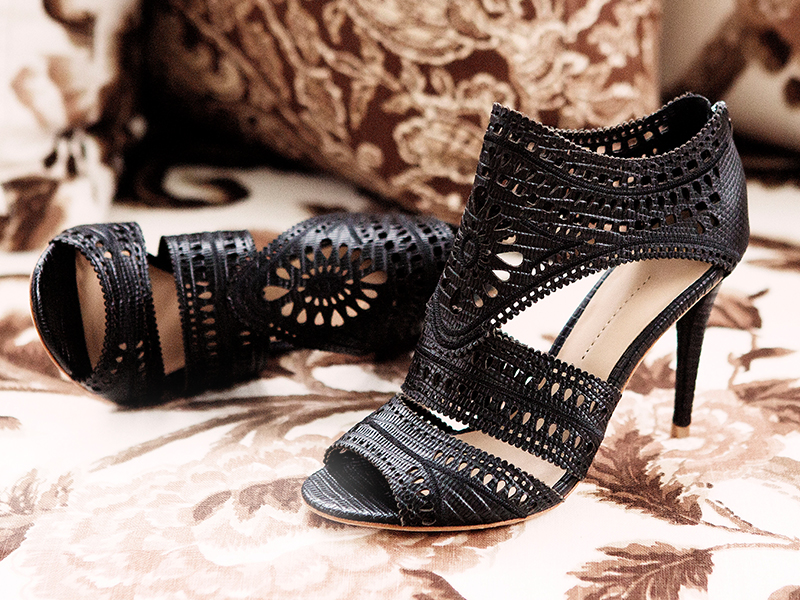 THE LIA HEEL